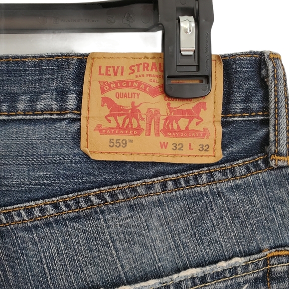 Upcycled Levi Distressed Mushroom Patch Shorts - Picture 5 of 7